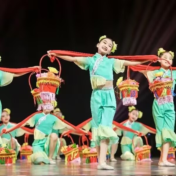演出服装花挑担表演服古典舞蹈图片