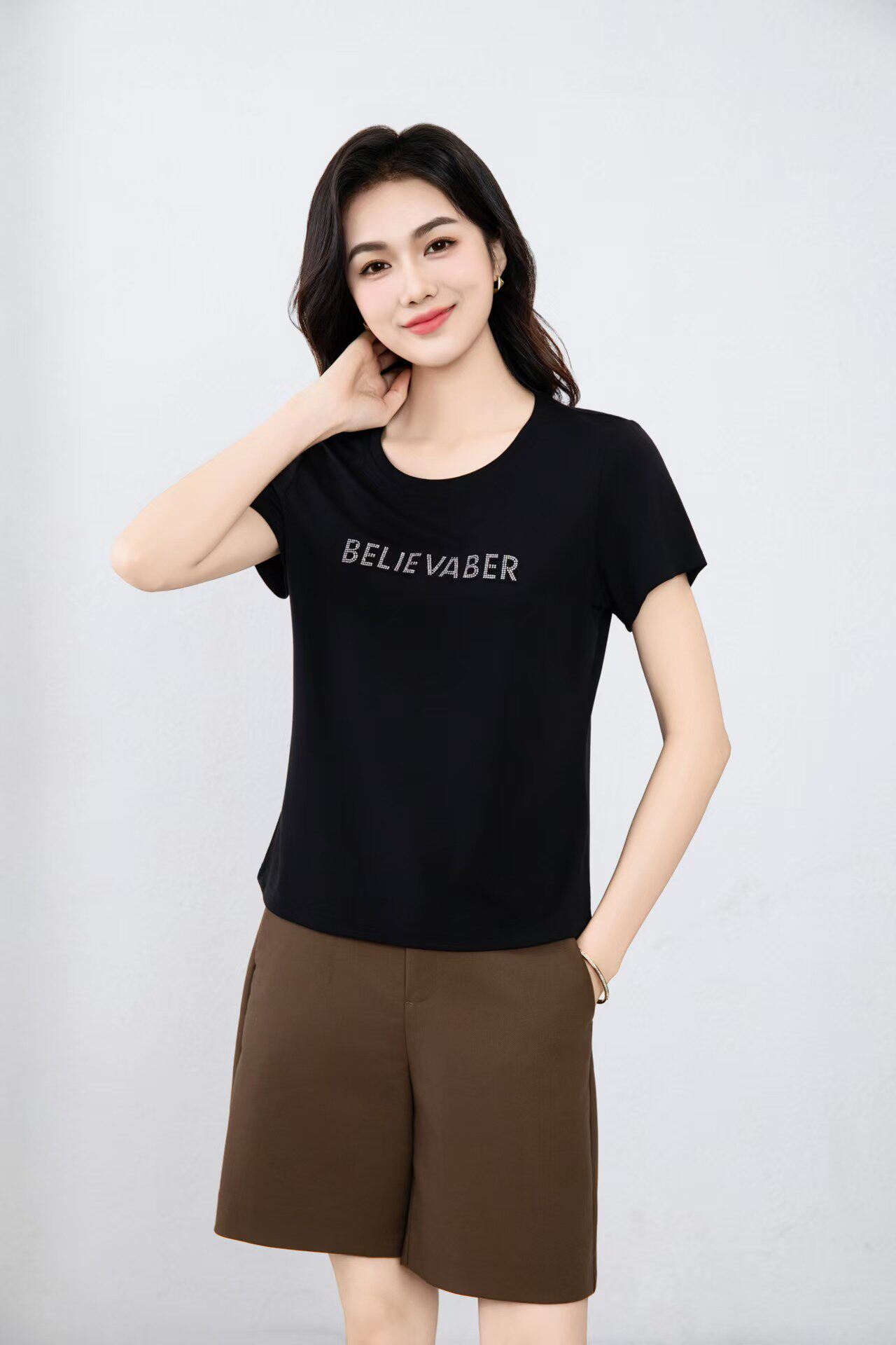云粤祺专柜正品字母镶钻韩版短袖T恤女2026夏新款宽松显瘦体恤衫