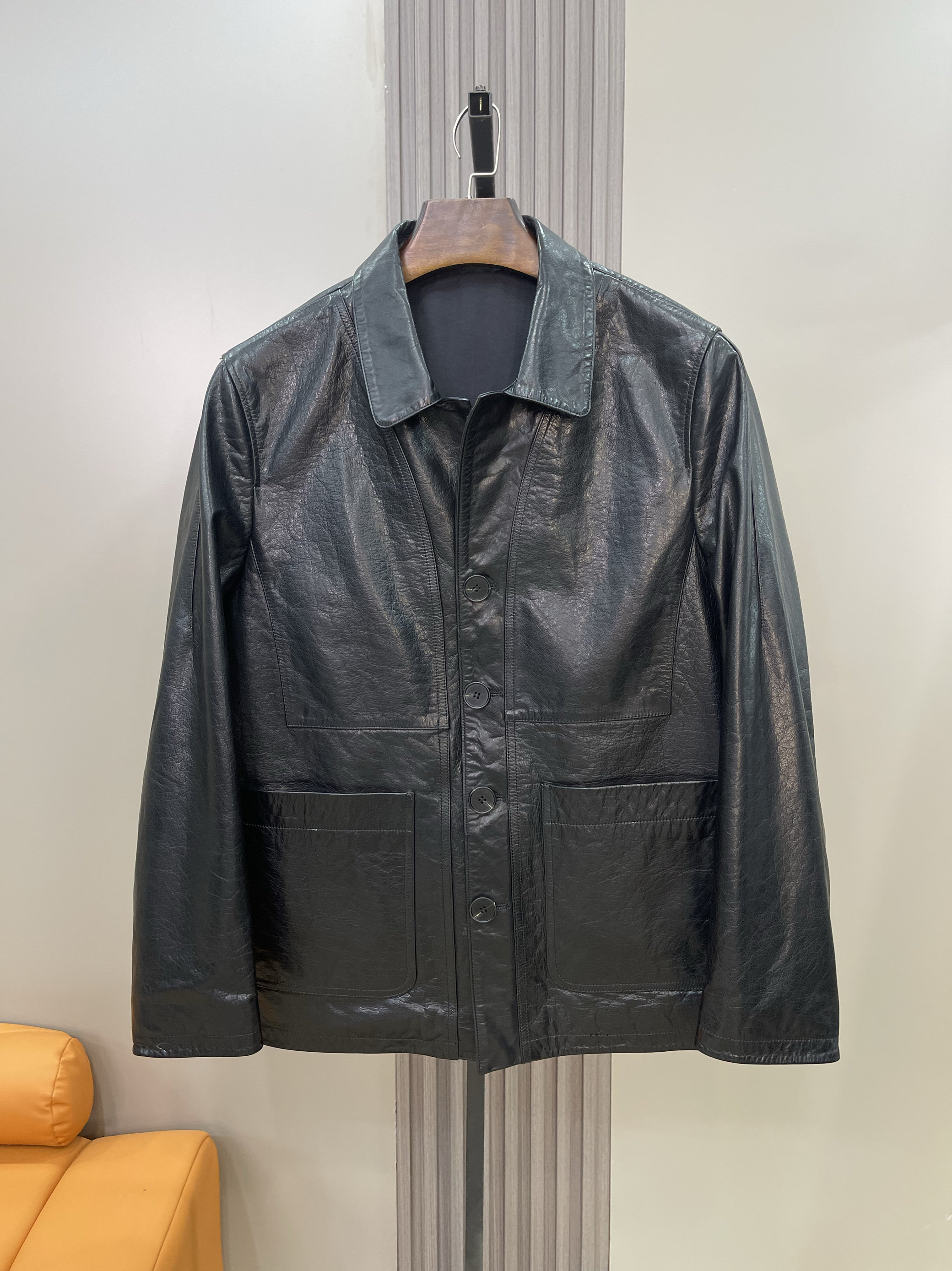 2025新款真皮皮衣男短款翻领机车服绵羊皮夹克外套青年帅气潮