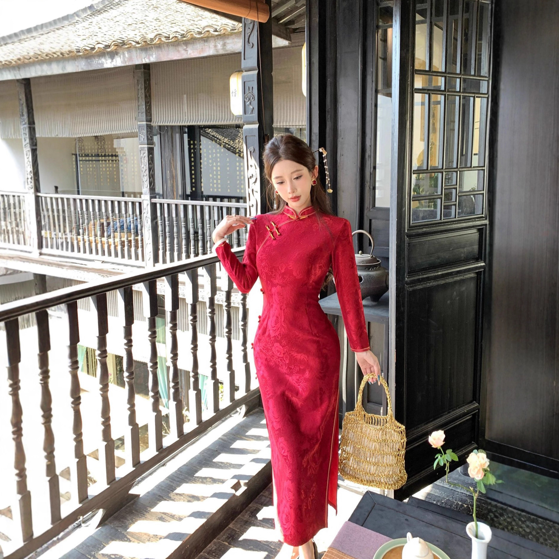 红色旗袍中式敬酒服2025新款秋季蕾丝订婚礼服大气上档次长袖