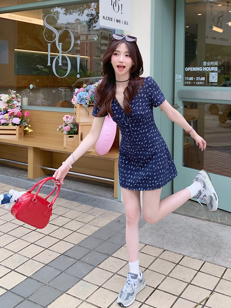 【清仓】松本丧丧夏女装复古气质碎花V领短裙显瘦修身短袖连衣裙
