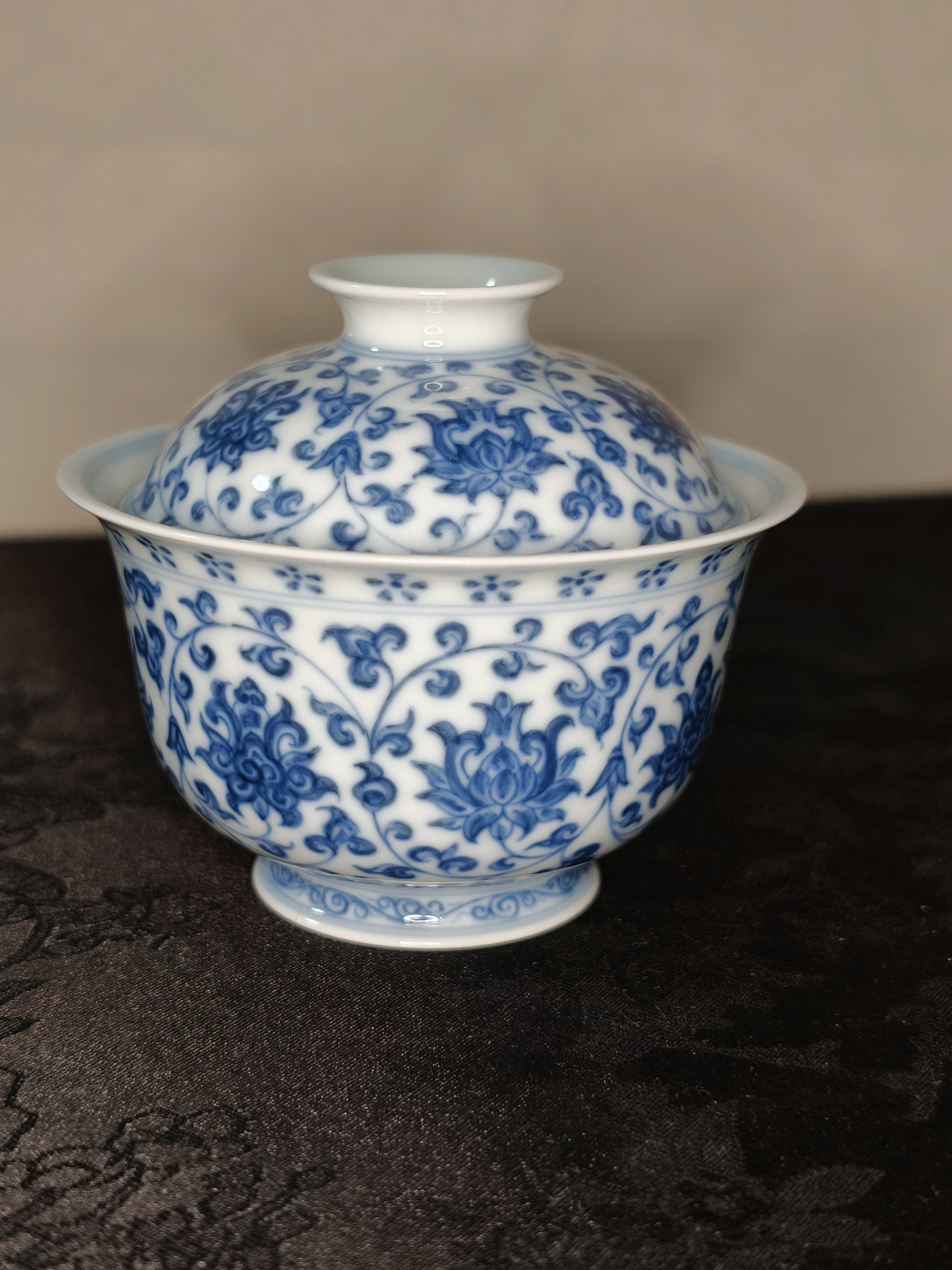 正品望月怀古青花缠枝莲元宝盖碗薄胎手工手绘景德镇制狮心