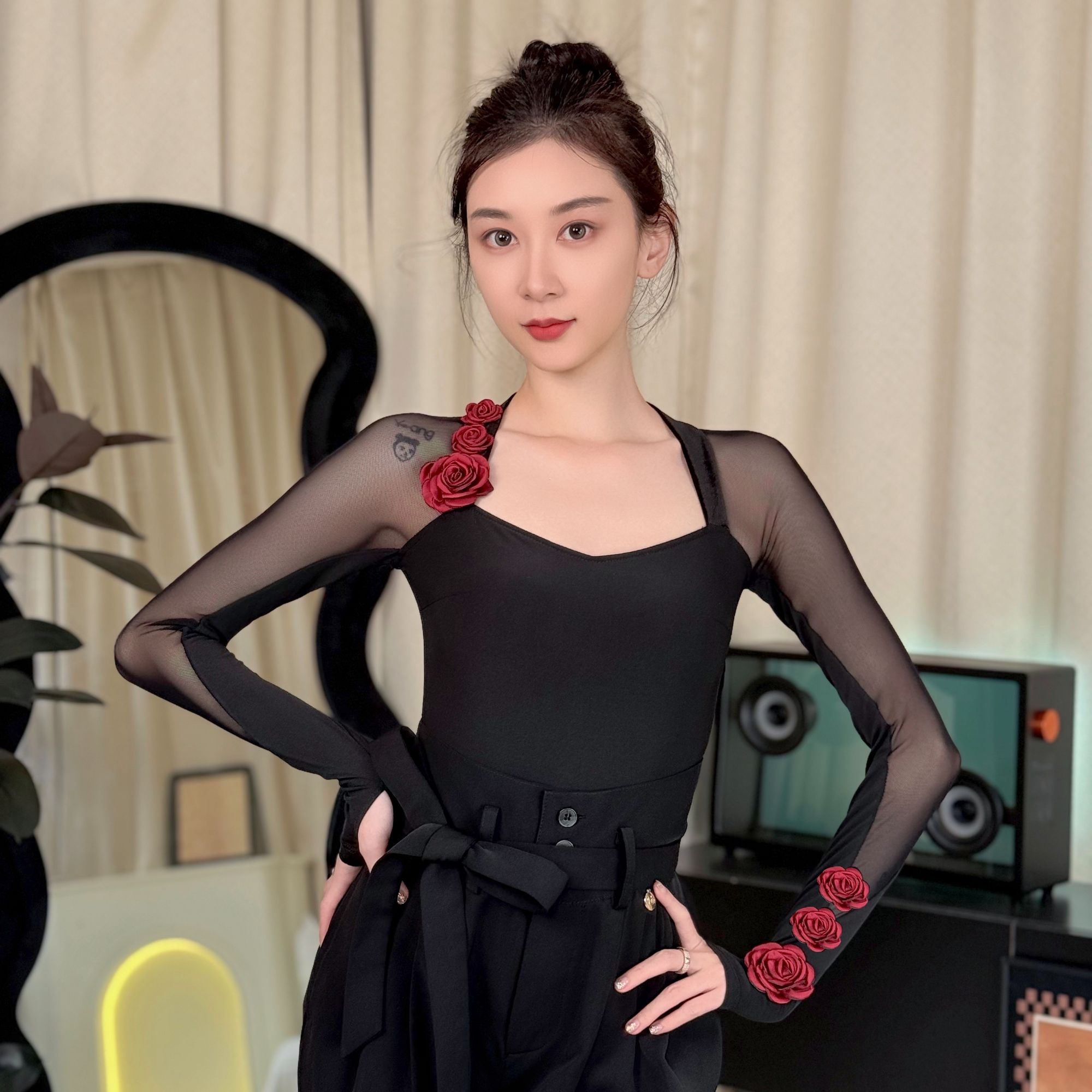 摩登舞蹈服女新款花边体服