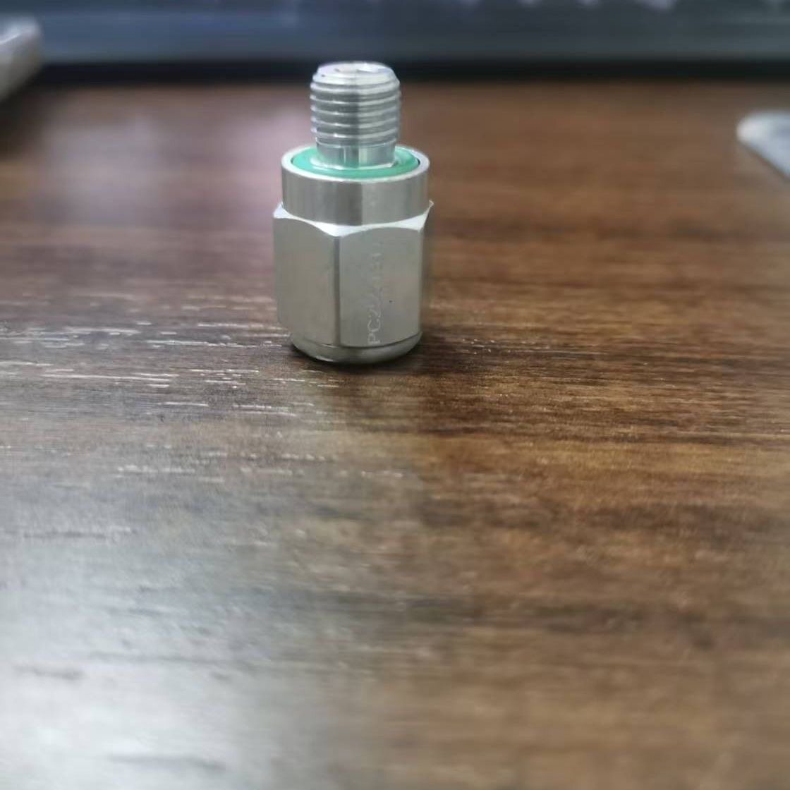 适用东风风行景逸X5空调泵泄压阀1.6压缩机减压阀高压排泄螺丝图片