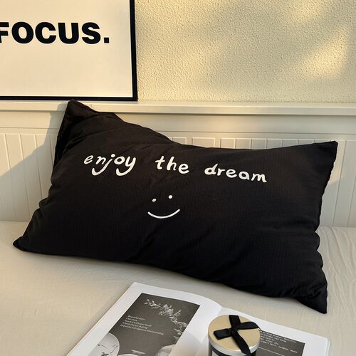 黑白色简约字母枕套一对48×74cm