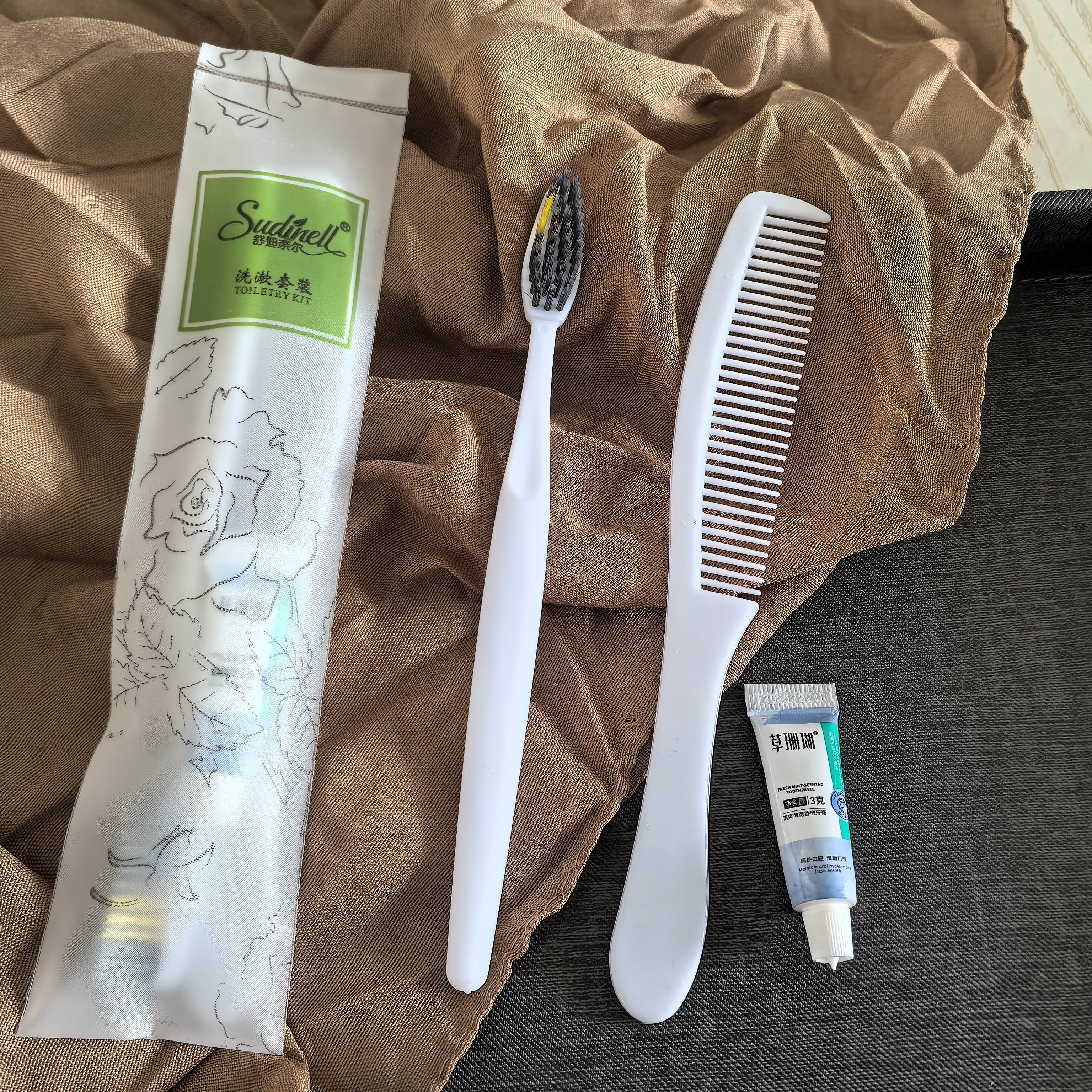 客房一次性洗漱用品梳子牙具牙刷