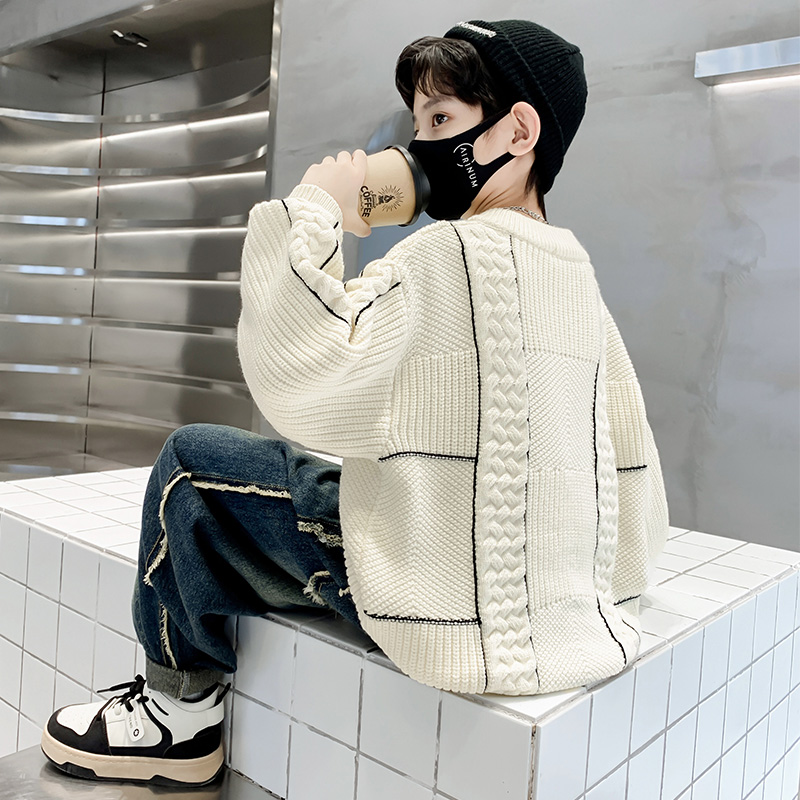 纯色波浪毛衣秋冬款男童