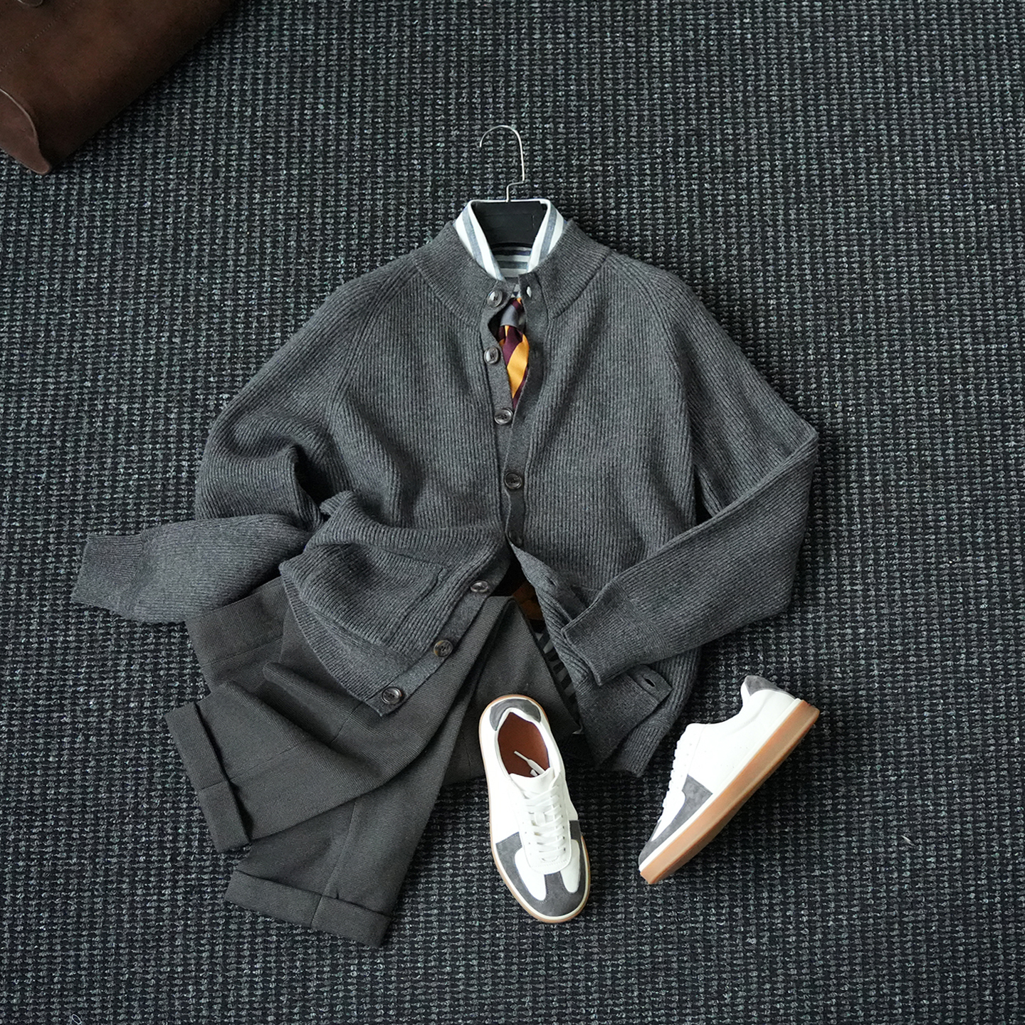 高领轻奢保暖外套男雅痞针织毛衣