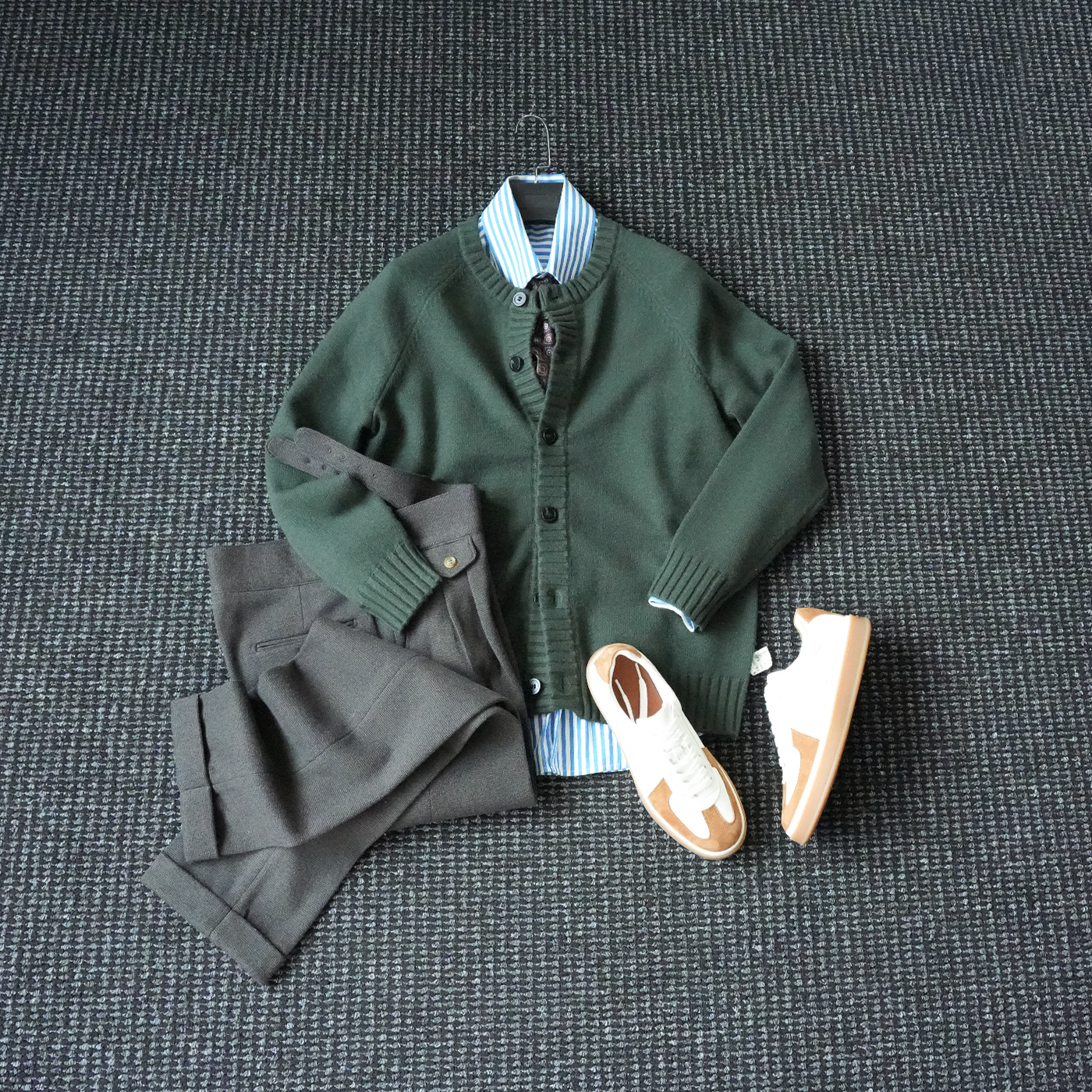 冬季厚款立领绵羊毛开衫外套男绅