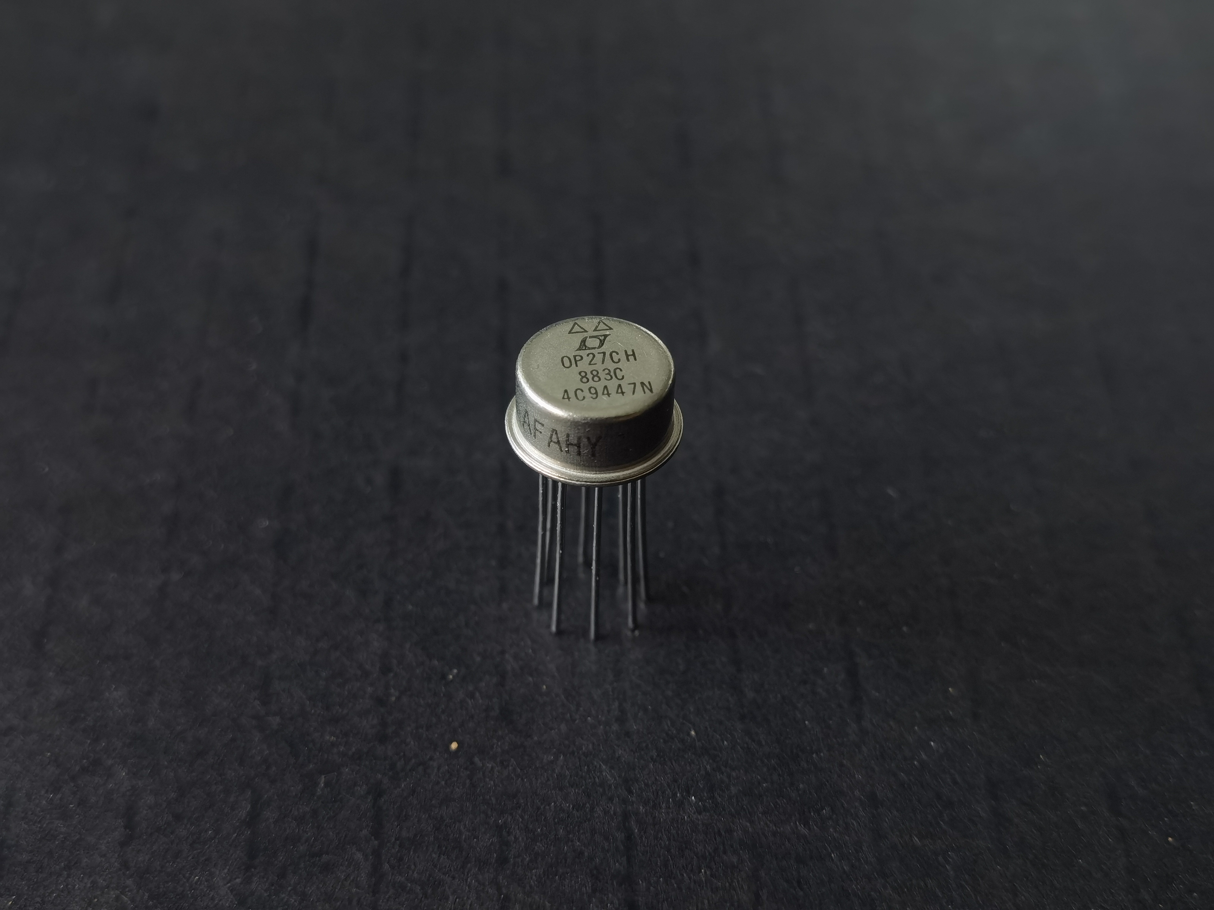 ADI OP27CH/883 OP27AJ/883C军级低噪声运算放大器全新原装非翻新