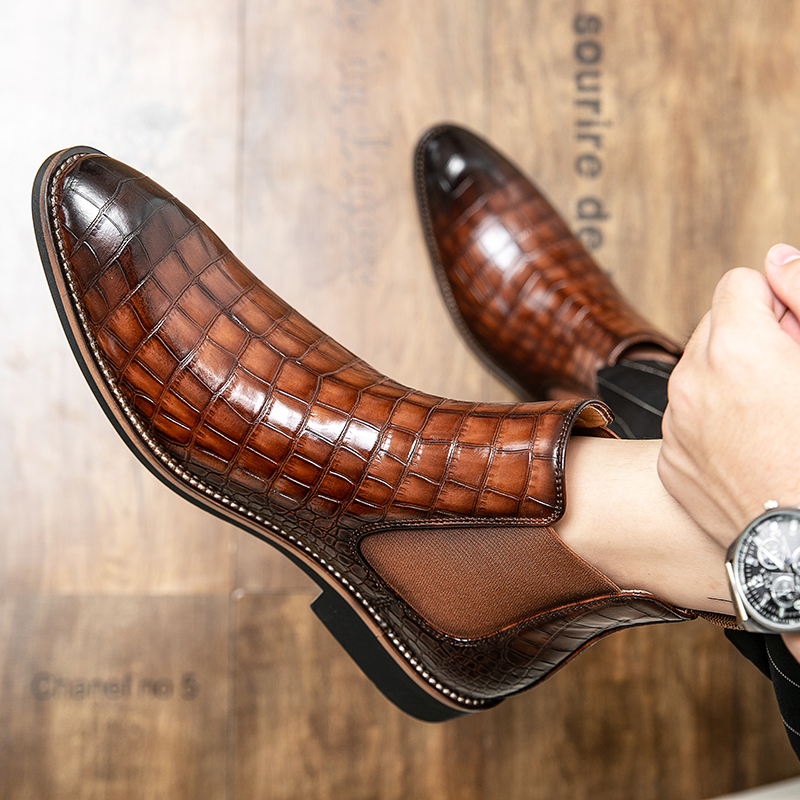 切尔西尖头马丁靴鳄鱼纹套脚中帮