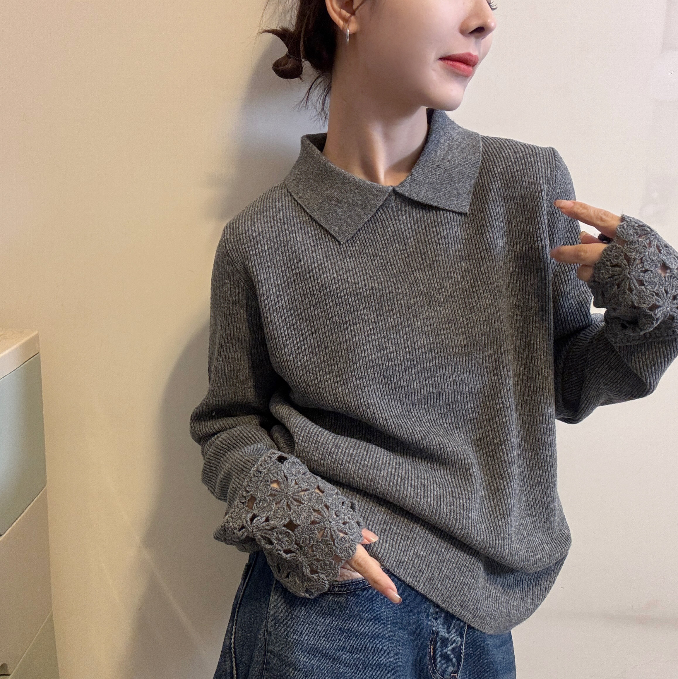 欧洲站2025冬季气质小翻领净版纯色极简风袖口镂空钩花针织衫毛衣