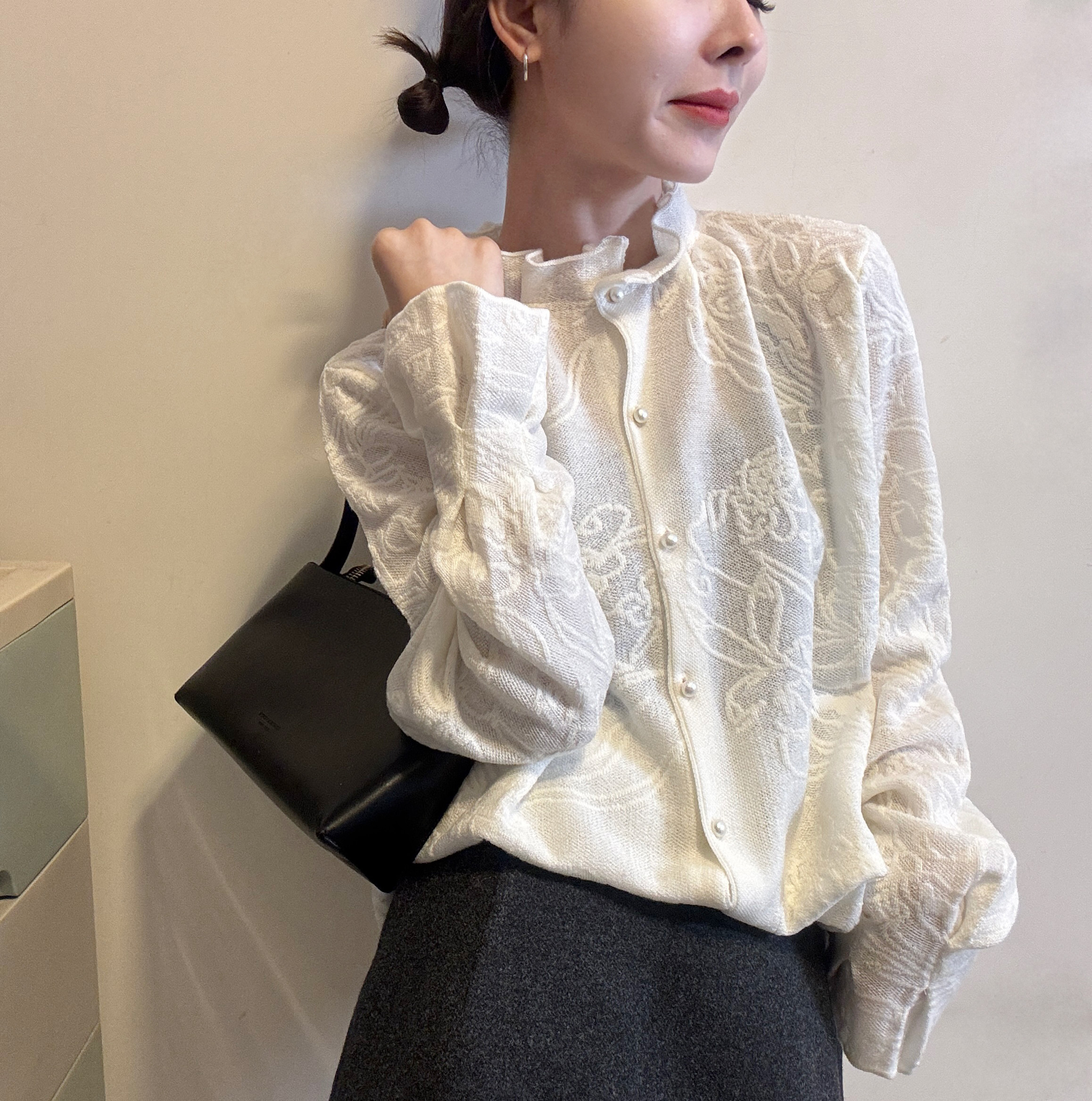 欧洲站2025冬季新款立领木耳边重工立体钩花单排扣针织衫蕾丝开衫