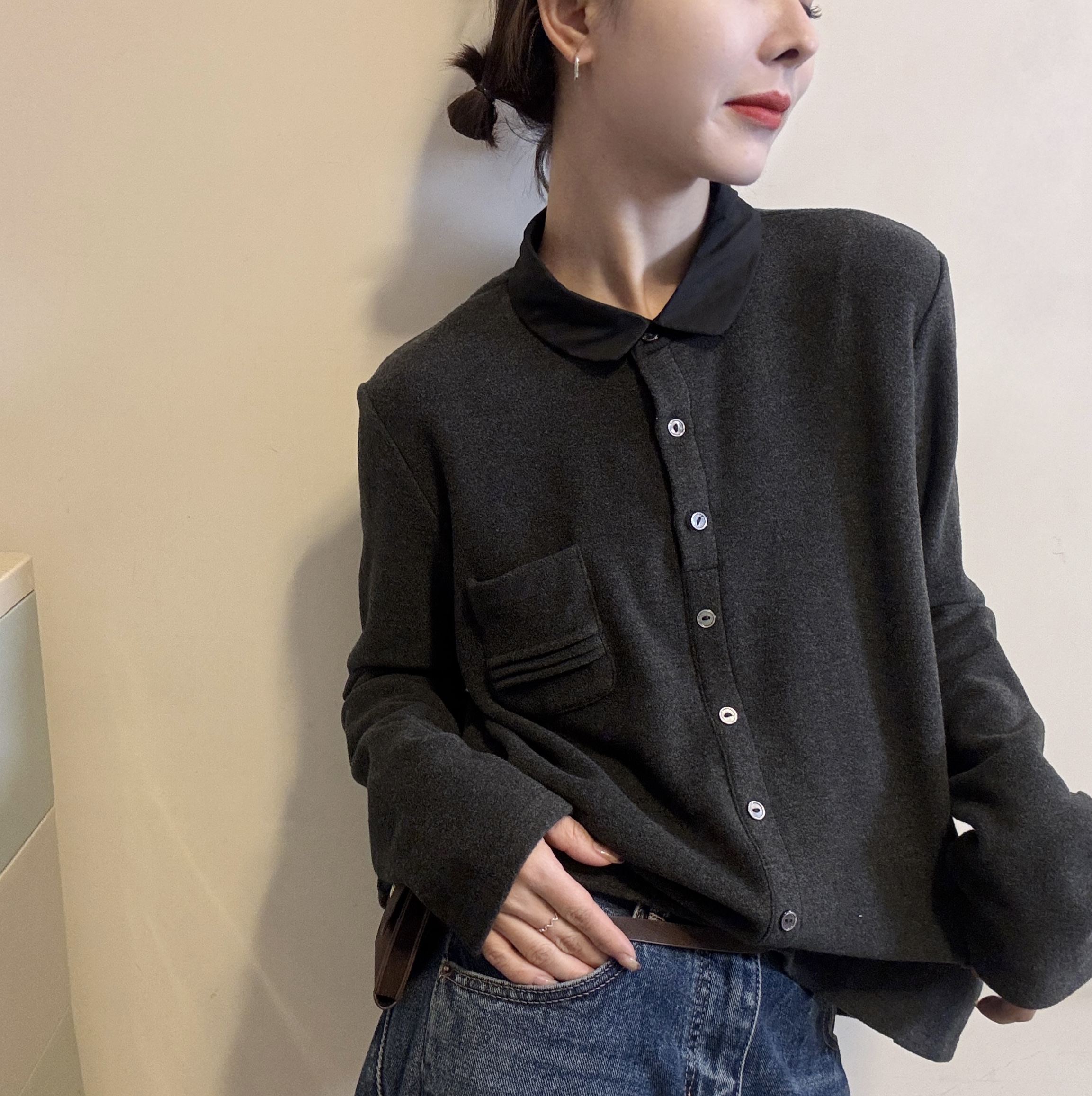 欧洲站2025冬季娃娃领韩系纯色单排扣加厚单口袋双面绒打底衫卫衣
