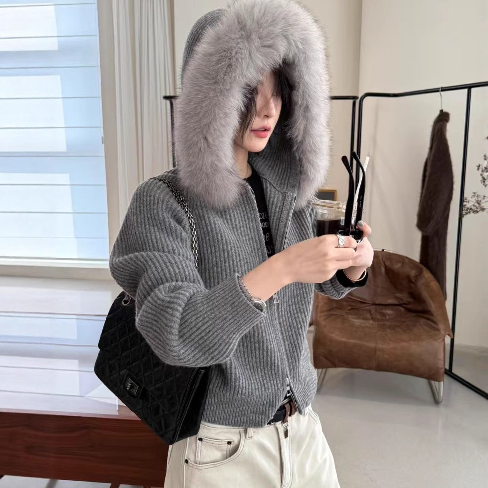 羊毛针织衫狐狸毛领连帽毛衣