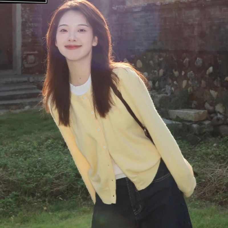 甜妹黄色针织开衫女春秋气质韩系毛针织衫