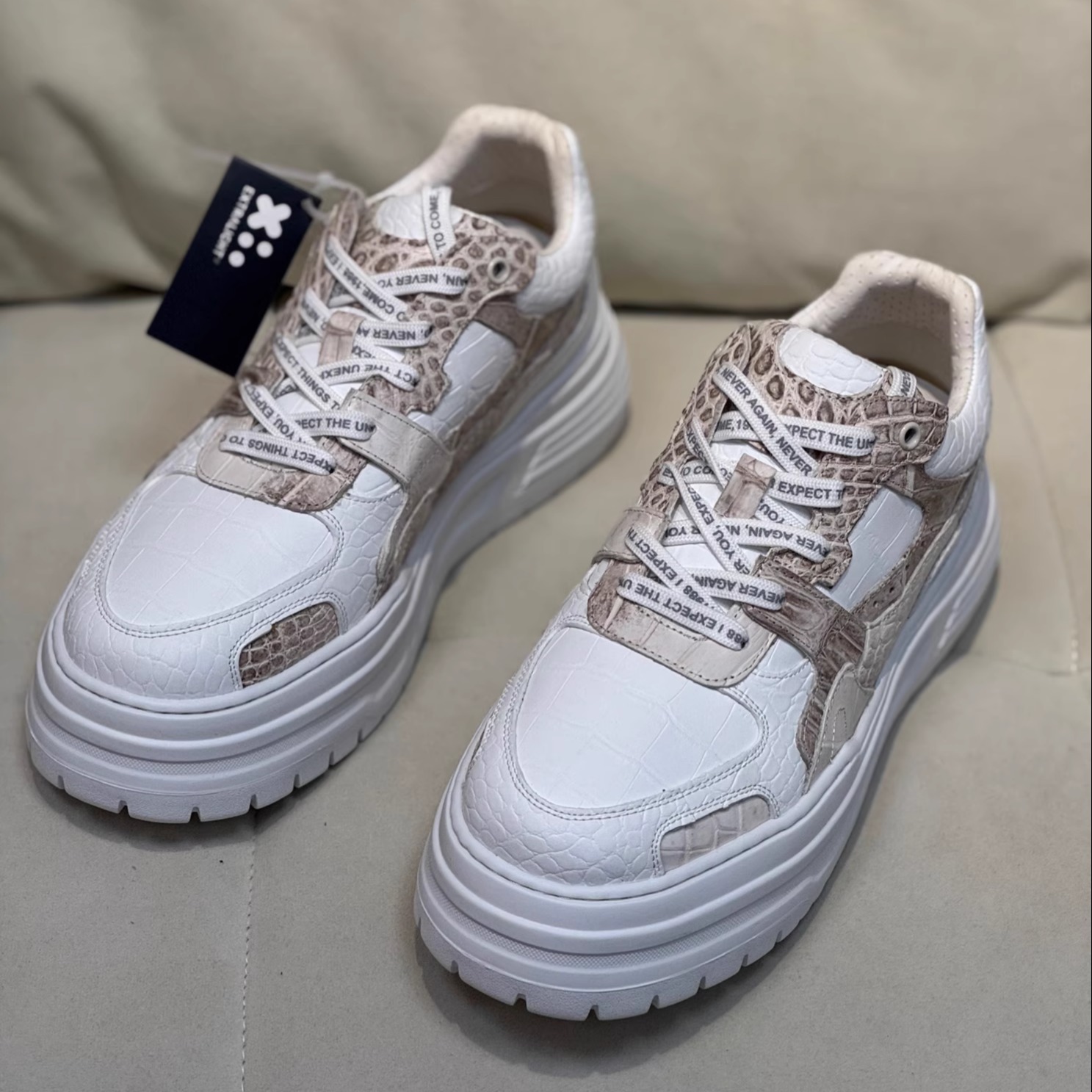 正品鳄鱼皮韩版男鞋休闲板鞋喜马拉雅小胖丁款小白鞋厚底增高皮鞋