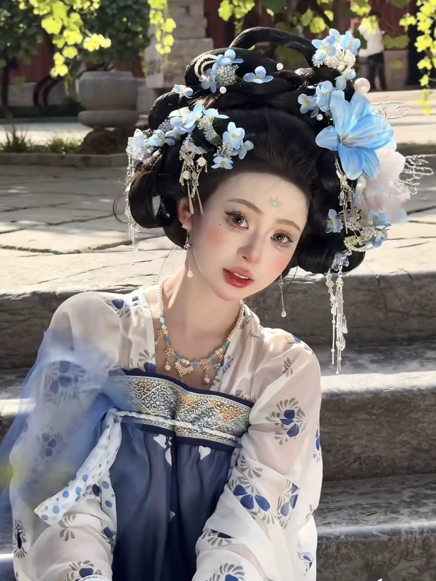 花朝记春夏新款青花瓷女交领短衫琵琶袖汉服浅蓝色两件套小唐风图片