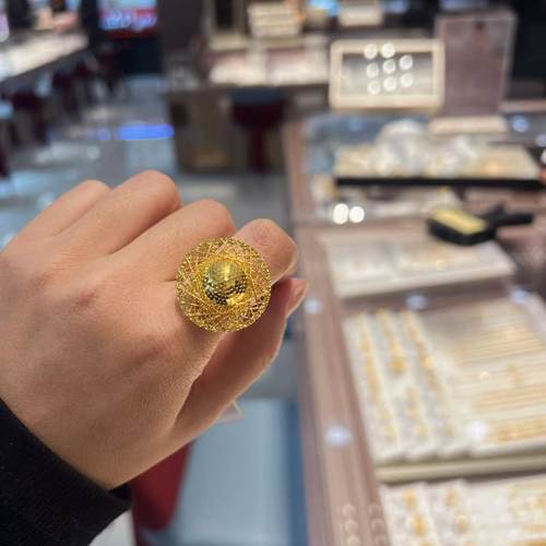 六福珠宝冰钻黄金戒指