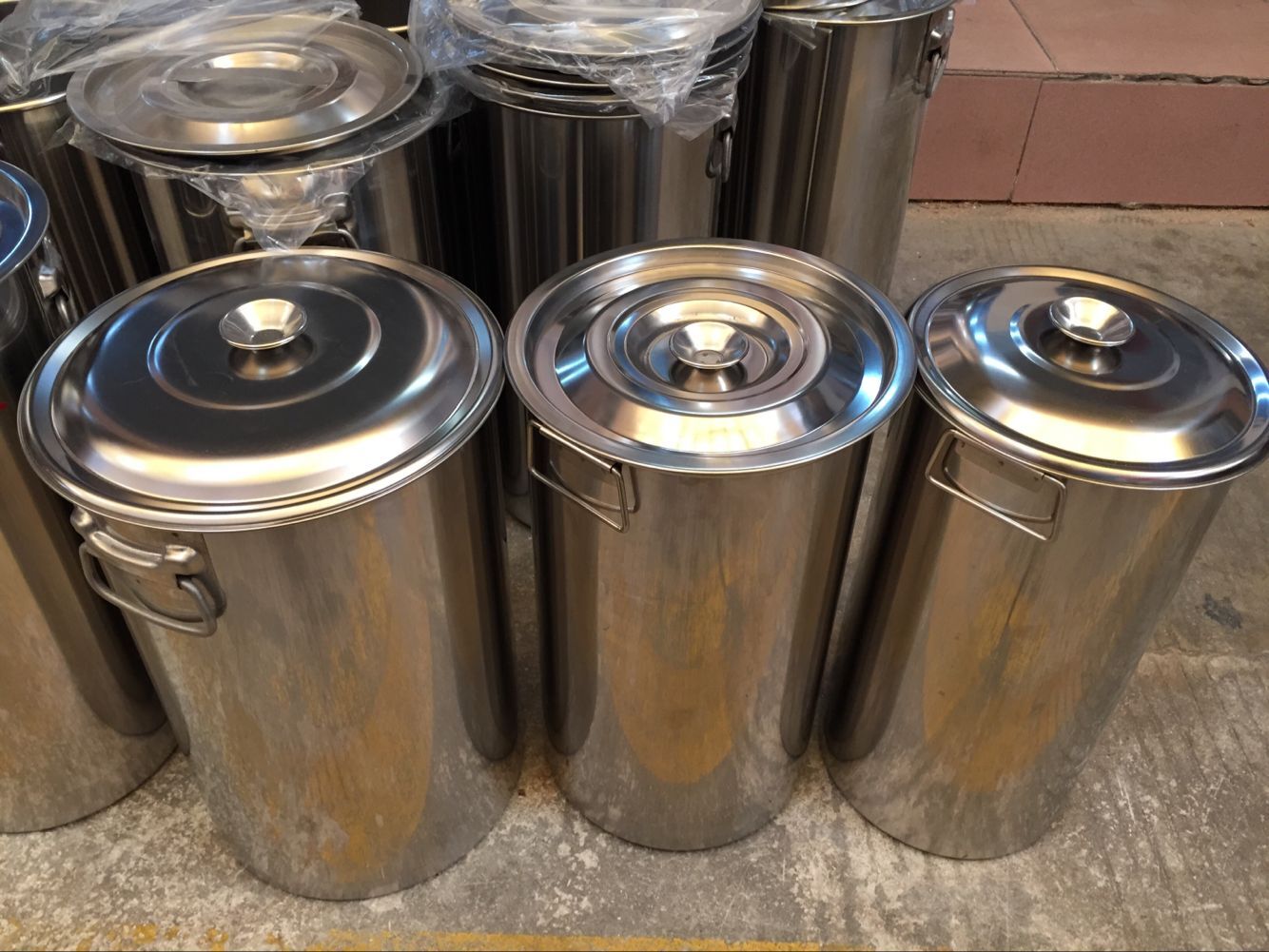 加厚不锈钢珍珠奶茶带盖汤桶