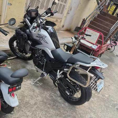 AYAY摩托车边箱适用凯越边架500/525x铝合金三箱两侧箱支架