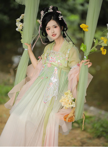 凤台曲2022年夏季刺绣连衣裙
