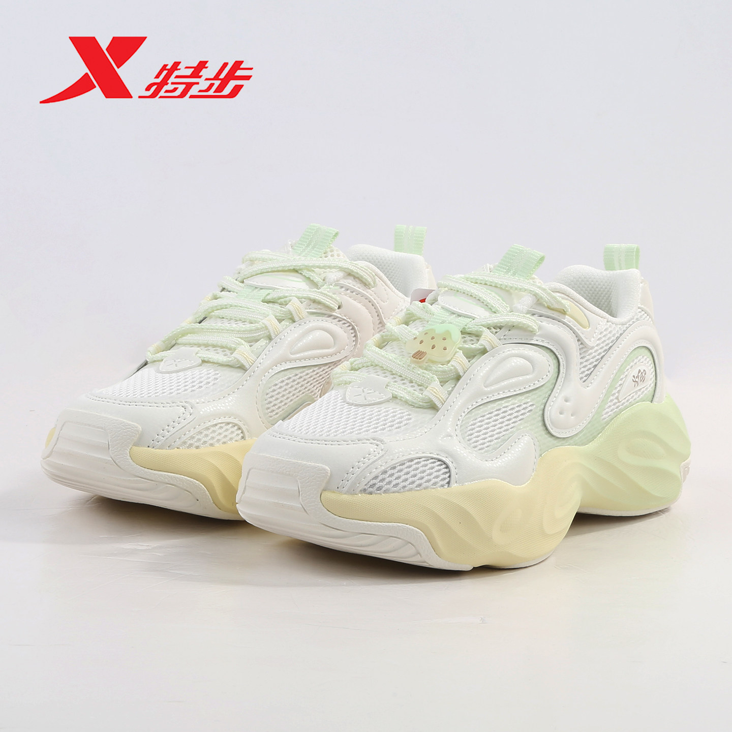 特步雪糕鞋2.0女士2026夏季版网面运动鞋厚底老爹鞋974218320009