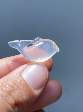 天然高冰玉髓海豚小项坠