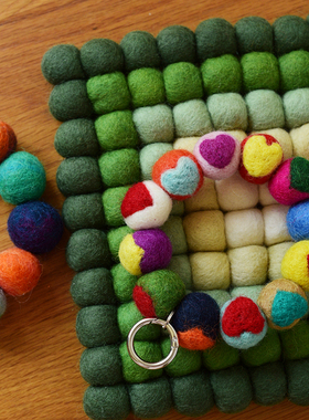 尼泊尔手工撞色彩色圆球球挂件大圆环钥匙扣小众包包挂饰毛球个性