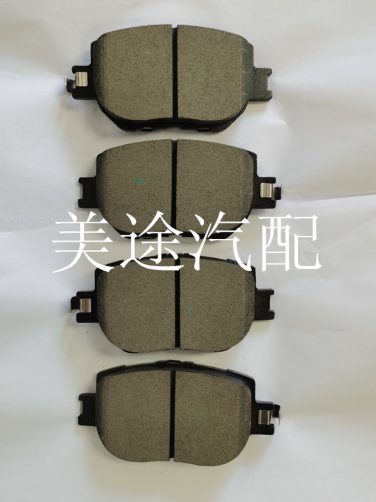 适用丰田皇冠 锐志 凯美瑞 前刹车片