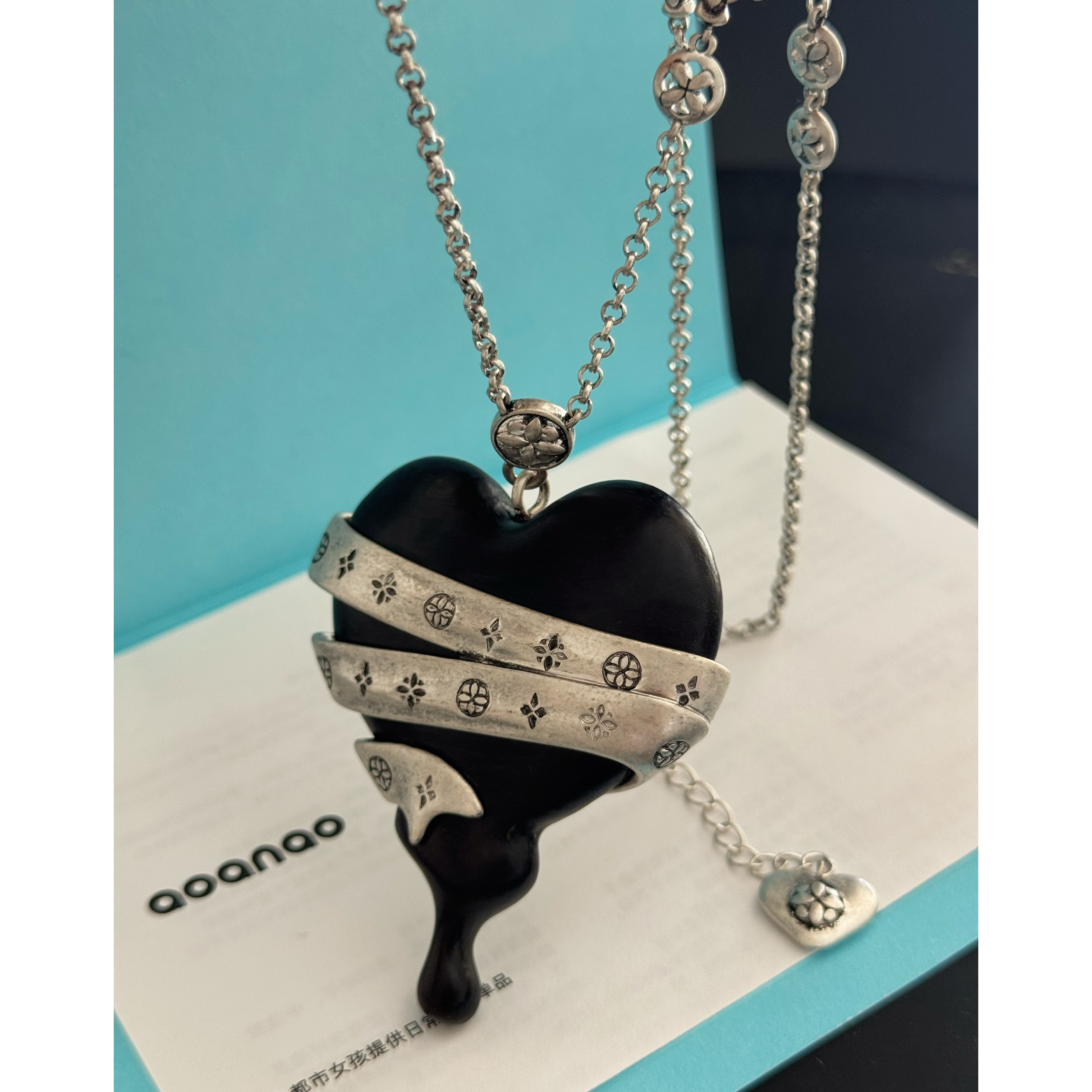 银色复古做旧缠绕爱心黑檀木项链  小众设计秋冬个性时髦长款项链