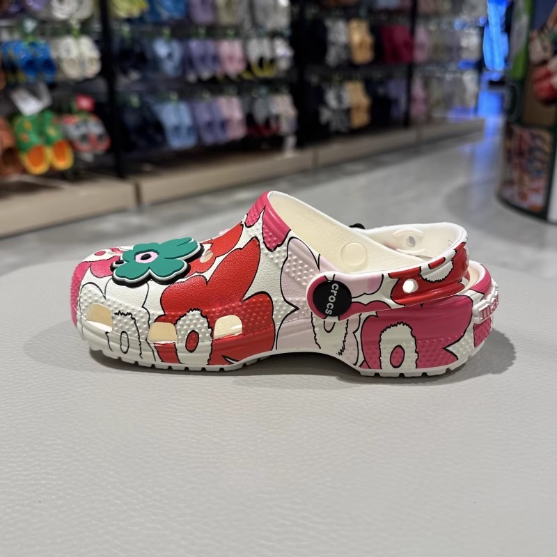 Crocs卡骆驰经典MARIMEKKO 小Clog 联名儿童款沙滩洞洞凉鞋211123