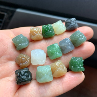 天然和田玉醒狮吊坠糖玉狮子头挂坠多宝小狮子背云手串配件