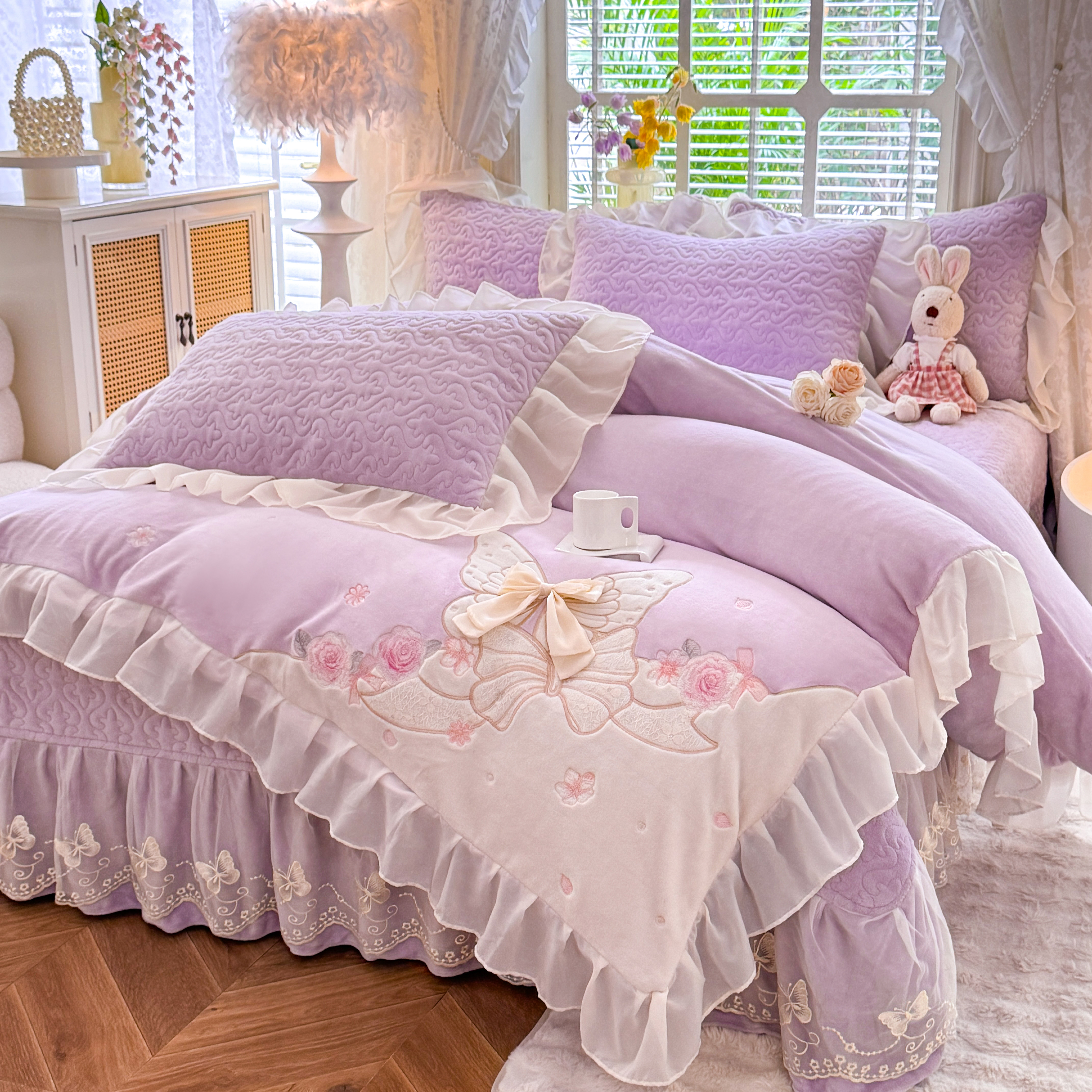 2025新款亲肤舒适加厚牛奶绒花边床盖款床裙四件套-浪漫蝴蝶结