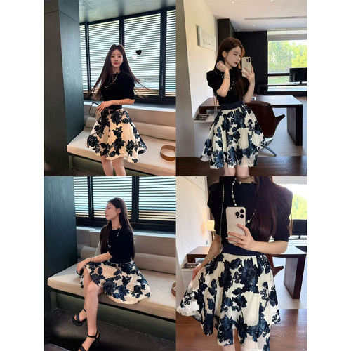 卢媛儿 设计感小众蓝白印花半身裙夏复古花朵A字显瘦半身裙短裙女