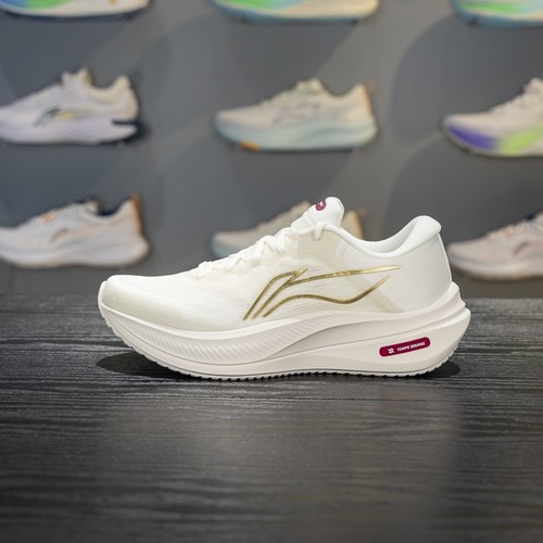 李宁女子跑鞋减震回弹