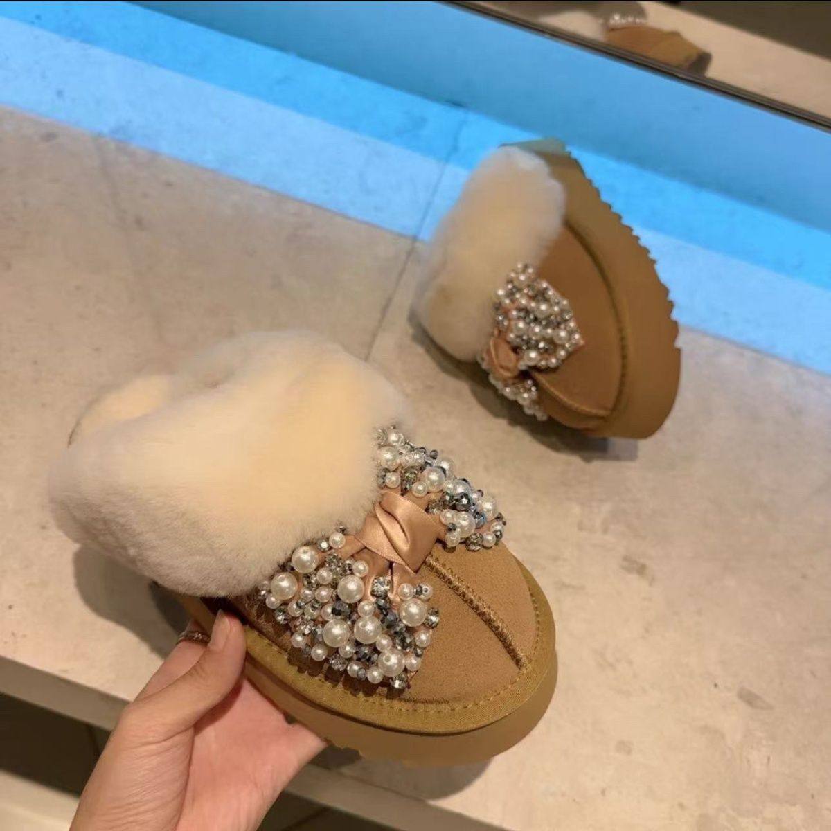 毛毛拖鞋2025冬季新款水钻蝴蝶结女鞋厚底雪地棉磨砂皮包头拖鞋潮,女鞋,时尚雪地靴,淘宝优惠券,粉丝福利购,淘宝优惠卷