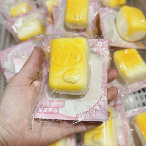 湿软手感软仿真pu黄油猫咪小馒头慢回弹捏捏乐解减压礼物一件代发