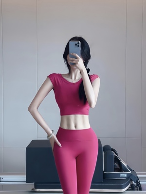 瑜伽小熊瑜伽短袖裸感背心