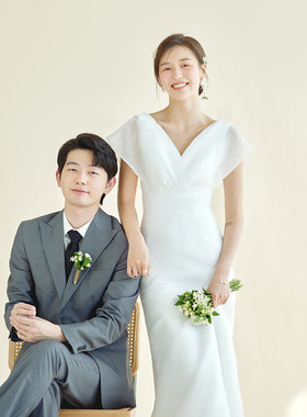 简约鱼尾V领显瘦轻婚纱旅拍