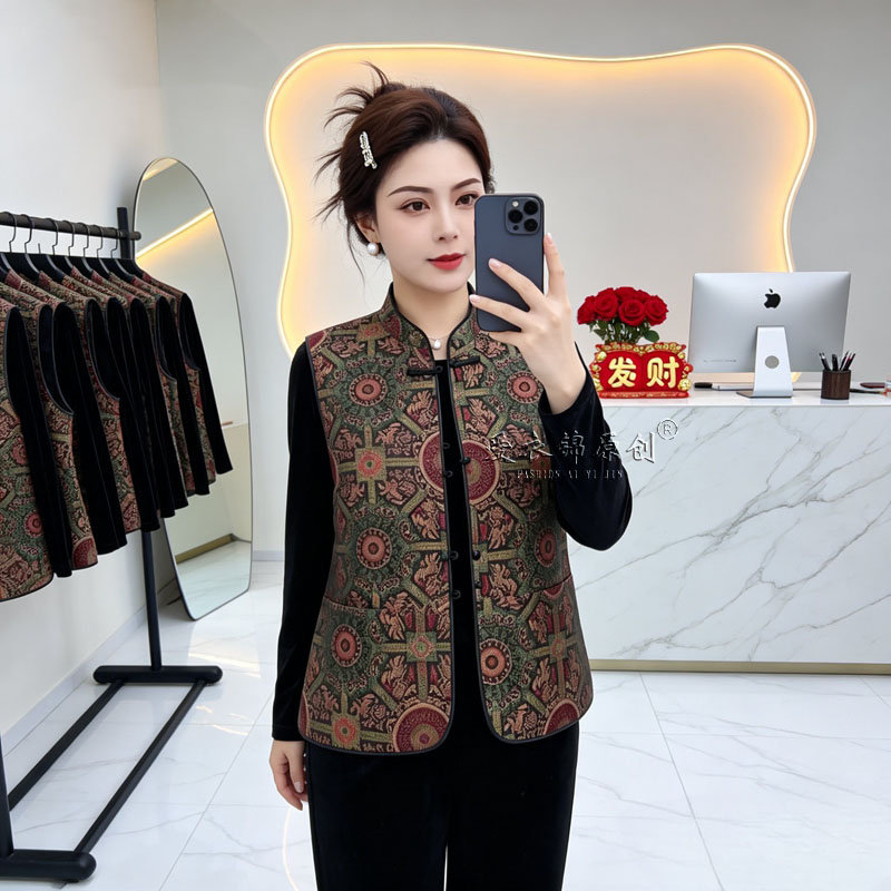 新中式印花立领盘扣减龄妈妈马甲图片