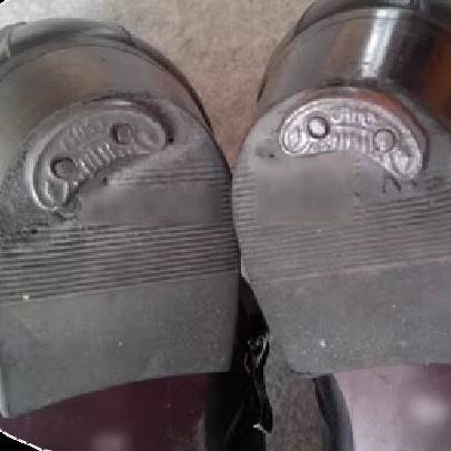 铁掌男鞋底皮靴防磨操练铁胶马防磨铁片生锈瑕疵三脚不一定有洞眼