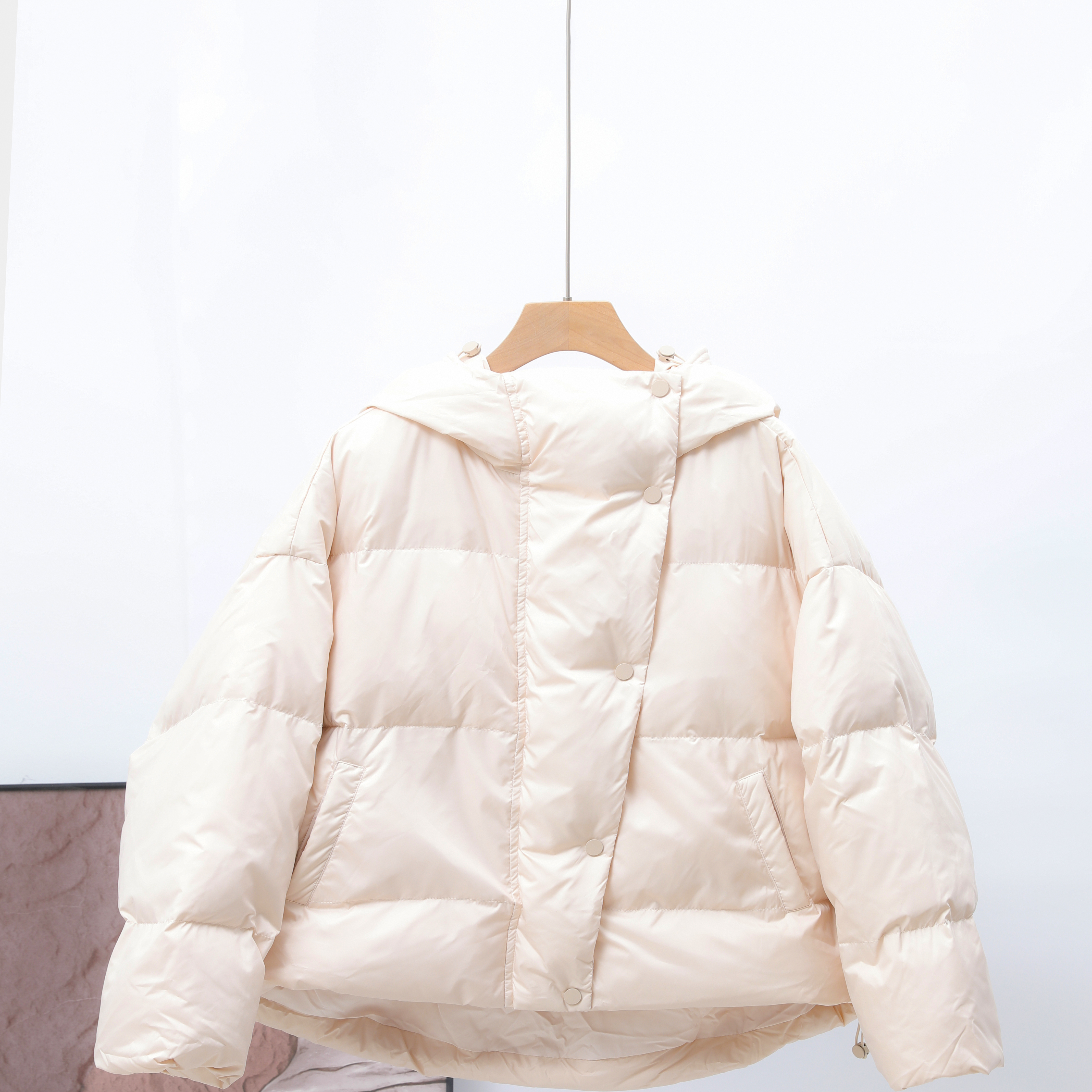 冬季新款女连帽短款显瘦羽绒服