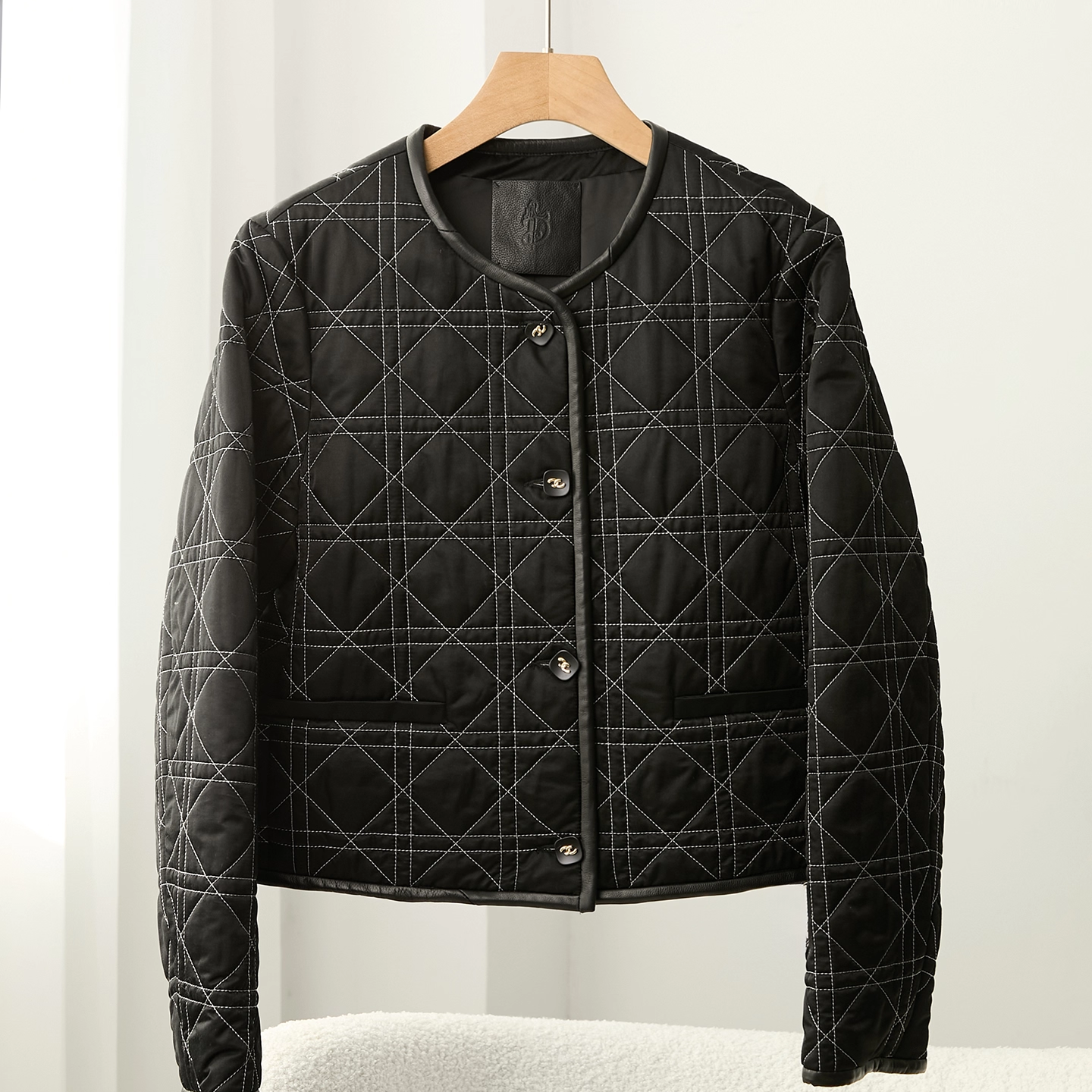 菱格纹短款棉服桑蚕丝外套女