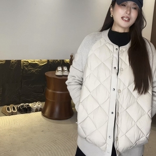 米色无领羽绒外套女针织拼接轻羽绒纽扣开衫24079