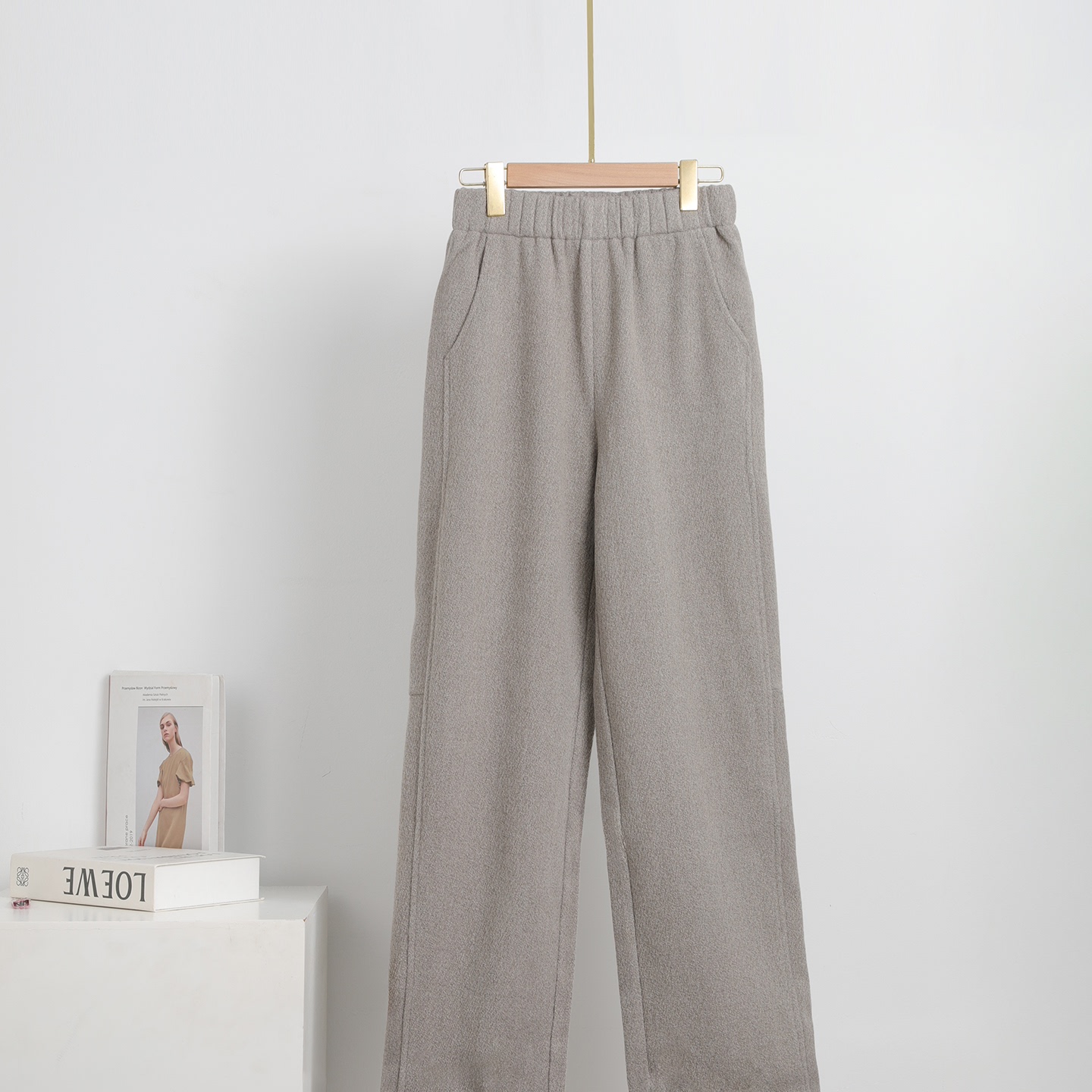 燕麦灰极简风阔腿裤女松紧腰百搭休闲直筒长裤慵懒24822D