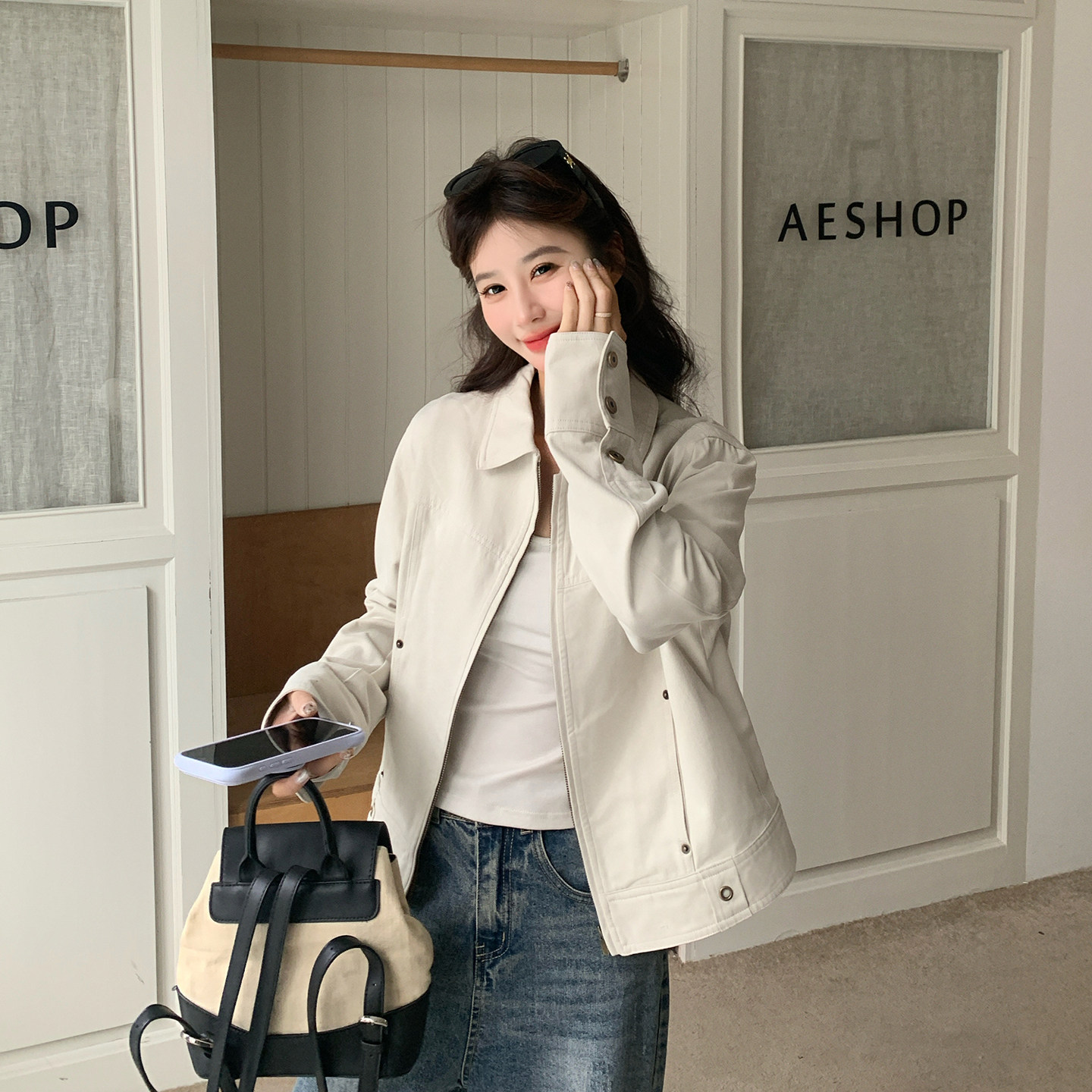 米白色美式工装风翻领外套女2026春新款休闲百搭遮肉显瘦短款夹克