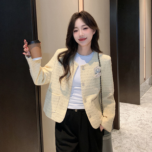 黄色小香风短款毛呢外套女2026春季圆领立体花朵气质通勤百搭上衣