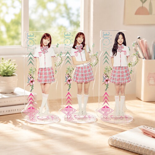 女团IZONE无缝夹精工品质立牌