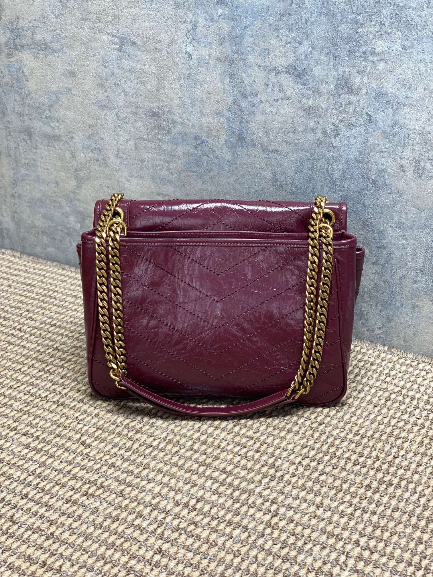 新款中号邮差包流浪包褶皱真皮女包斜挎链条杨树林腋下包